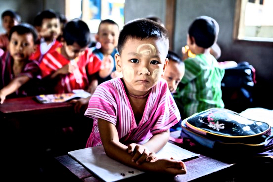 Schulkinder in Uganda